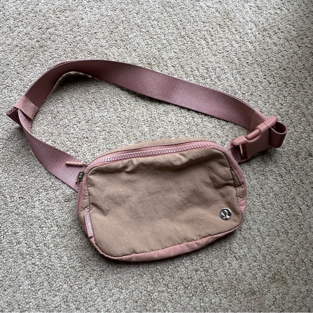 Lululemon Dusty Rose Everywhere Belt Bag 1L
